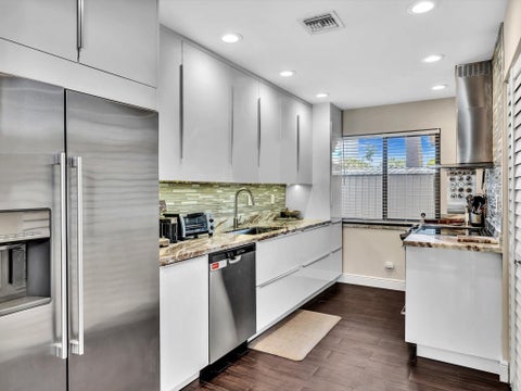 Tiny photo for 3432 NE 16th Avenue, Oakland Park, FL 33334 (MLS # B26020955)