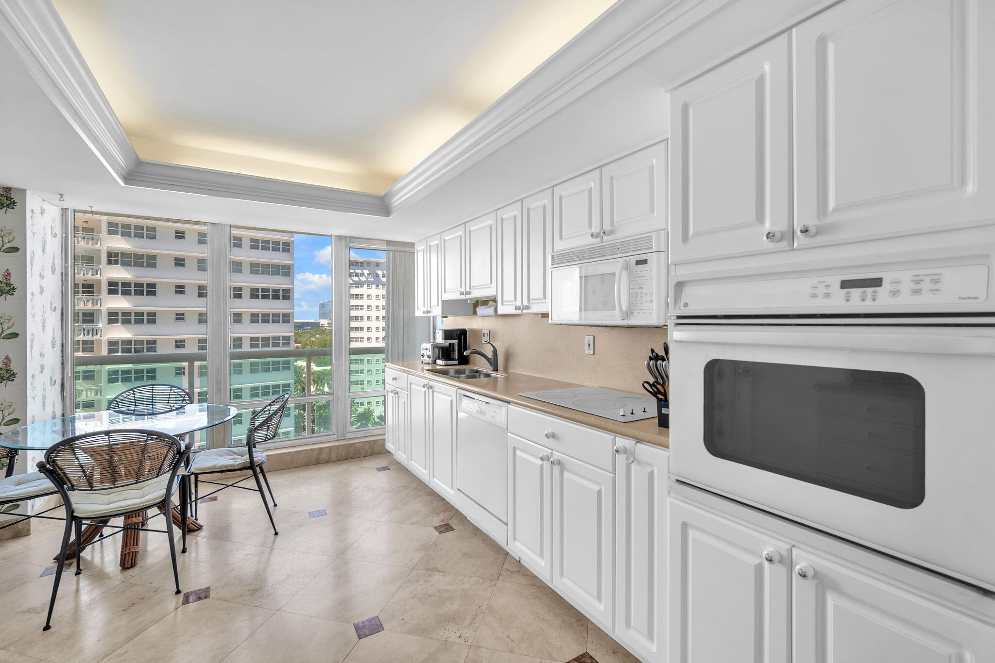 2100 S Ocean Lane S 902