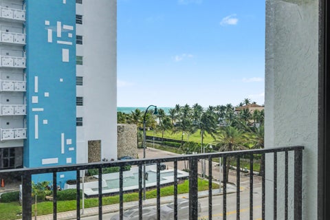 Tiny photo for 3200 N OCEAN Drive #402, Hollywood, FL 33019 (MLS # B26084444)