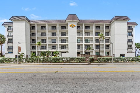 Tiny photo for 3200 N OCEAN Drive #402, Hollywood, FL 33019 (MLS # B26084444)