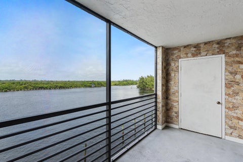 Tiny photo for 3200 N OCEAN Drive #402, Hollywood, FL 33019 (MLS # B26084444)