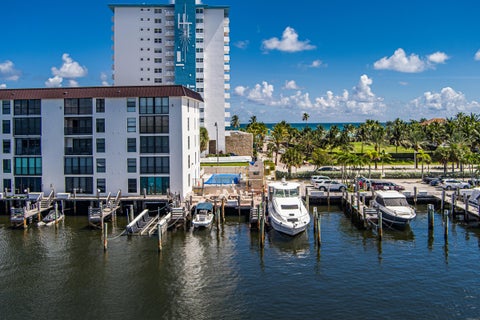 Tiny photo for 3200 N OCEAN Drive #402, Hollywood, FL 33019 (MLS # B26084444)