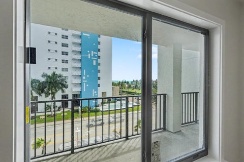 Tiny photo for 3200 N OCEAN Drive #402, Hollywood, FL 33019 (MLS # B26084444)