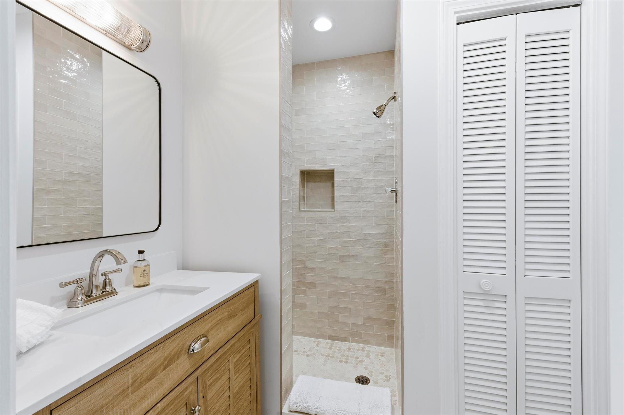 NORTH SHORE TERRACE 1 - Residential Lease