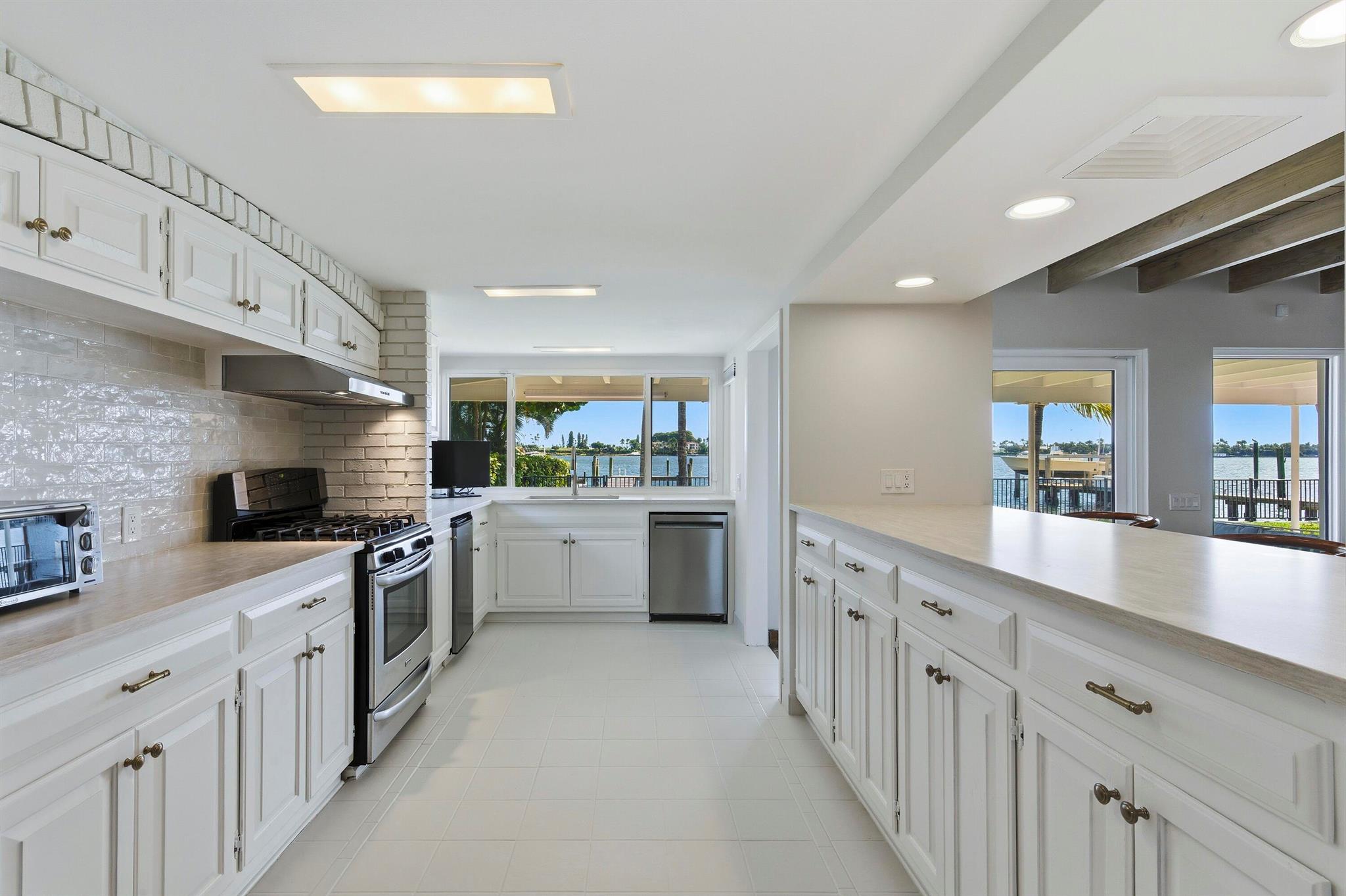 NORTH SHORE TERRACE 1 - Residential Lease