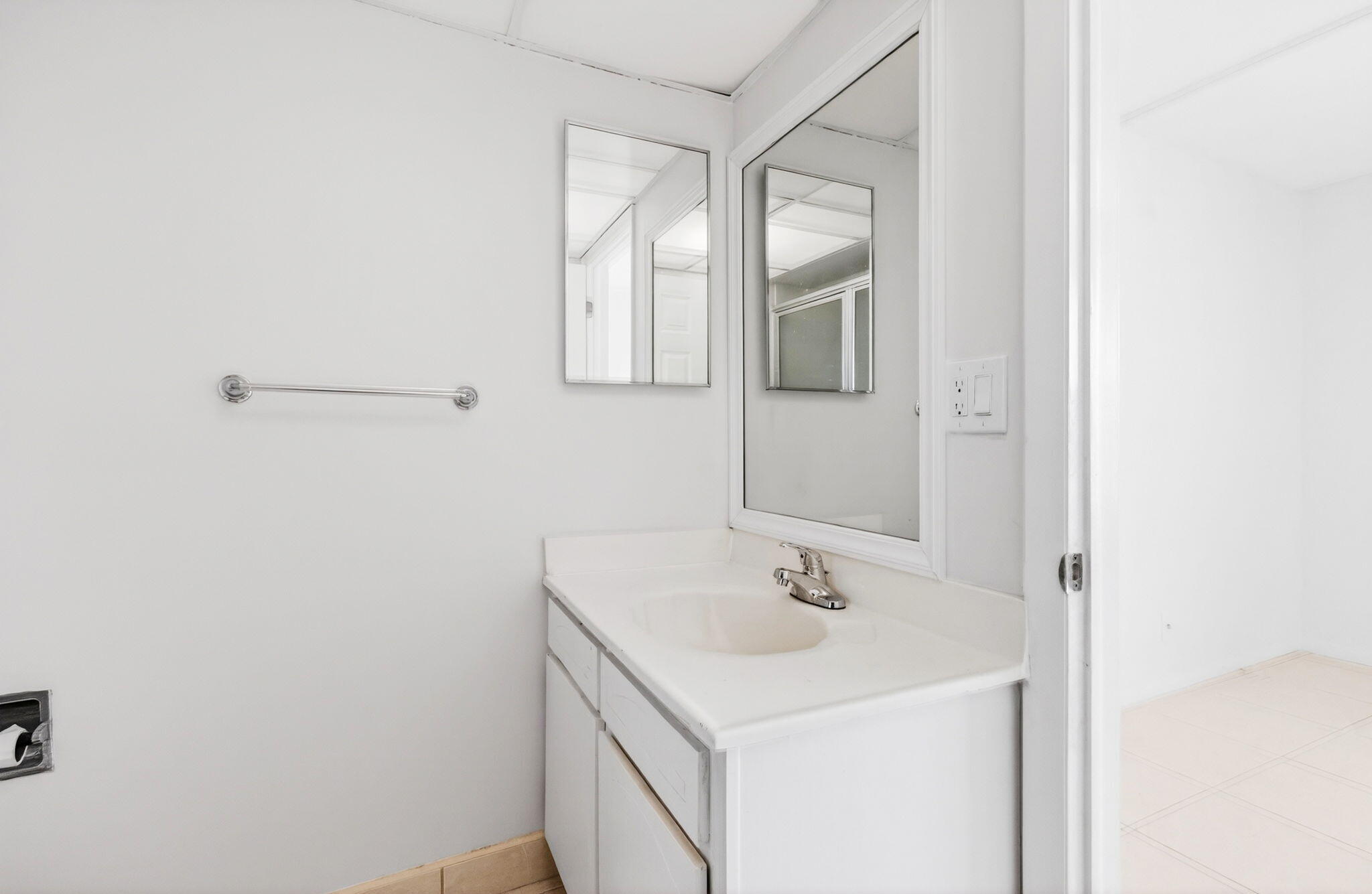 BOCA BAYOU CONDO - Residential Lease