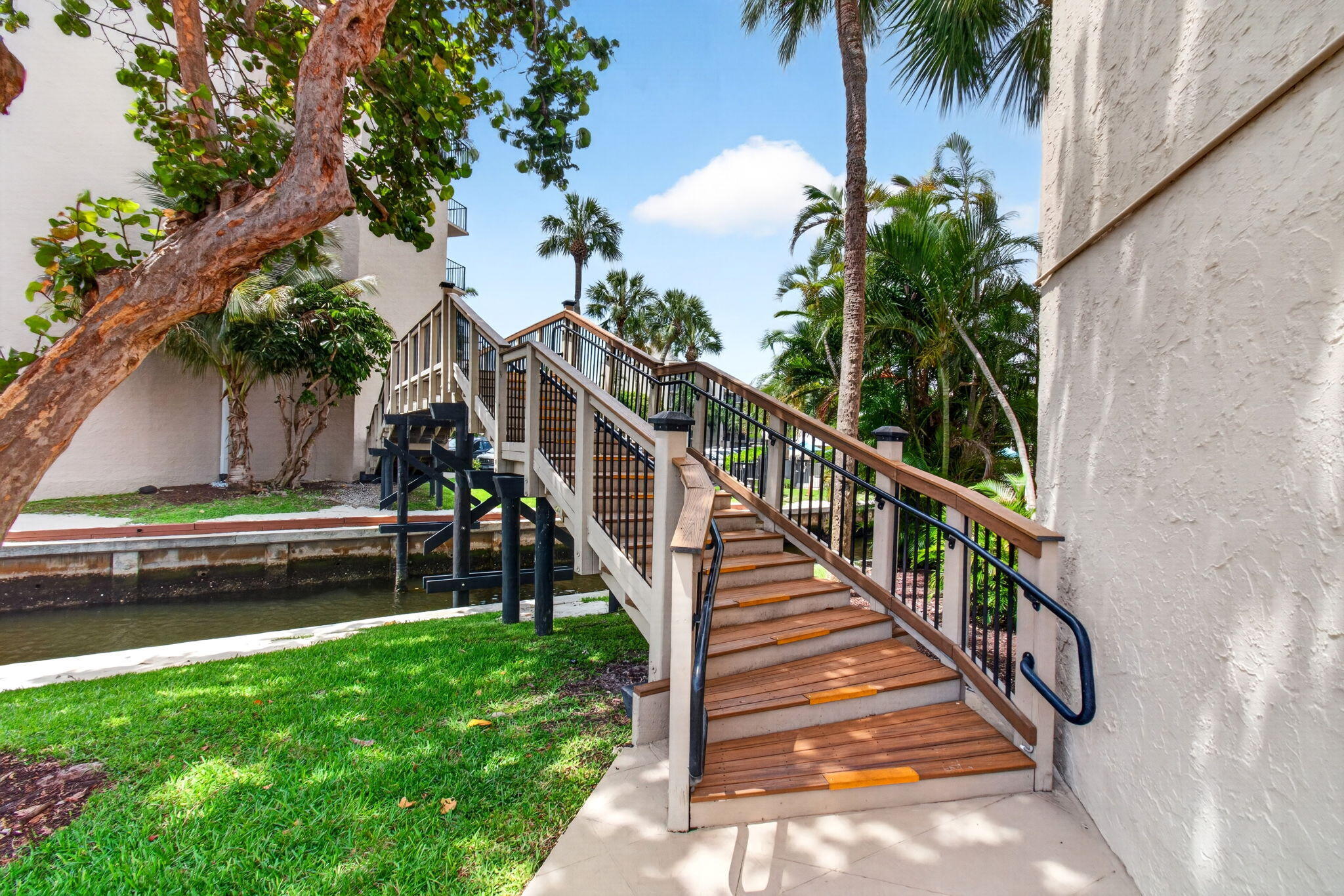 BOCA BAYOU CONDO - Residential Lease