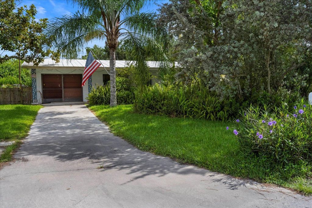 Photo of 2279 NW Sunset Boulevard, Jensen Beach, FL 34957 (MLS # R11002227)