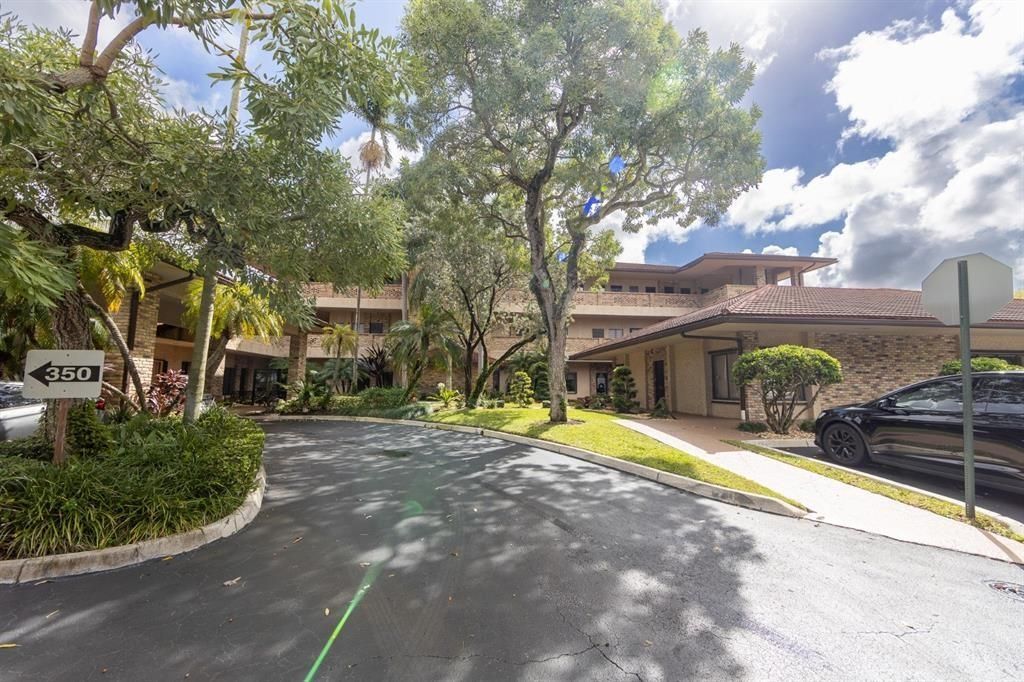 Photo of 300 NW 70th Ave #301, Plantation, FL 33317 (MLS # F10538527)