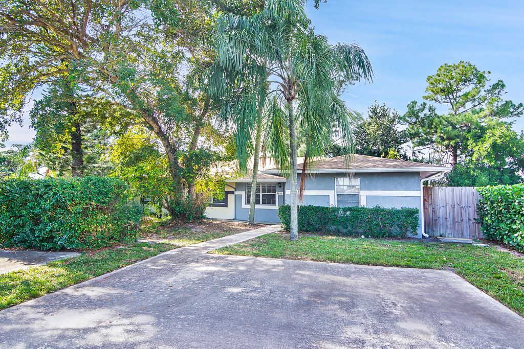 Photo of 4858 Arthur Street, Palm Beach Gardens, FL 33418 (MLS # R11059286)