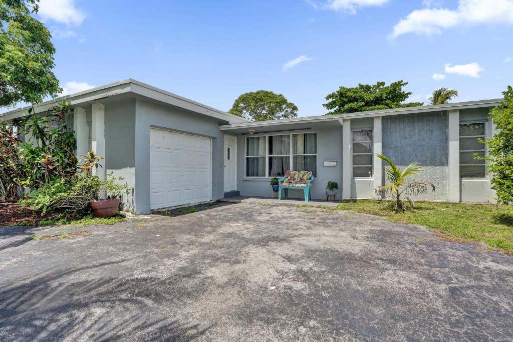 Photo of 2161 NW 84TH Way, Sunrise, FL 33322 (MLS # B26060401)
