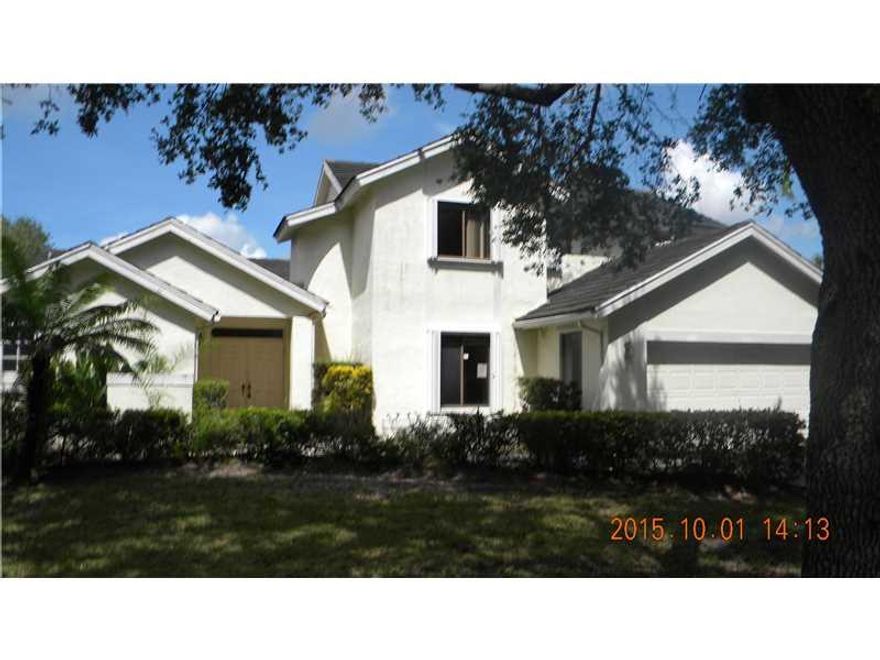 Large two story 3/3 with master on ground floor in sought after Fox Run. Property needs some work however is very spacious and will make someone a excellent home. This will likely have multiple offers so don't delay in.