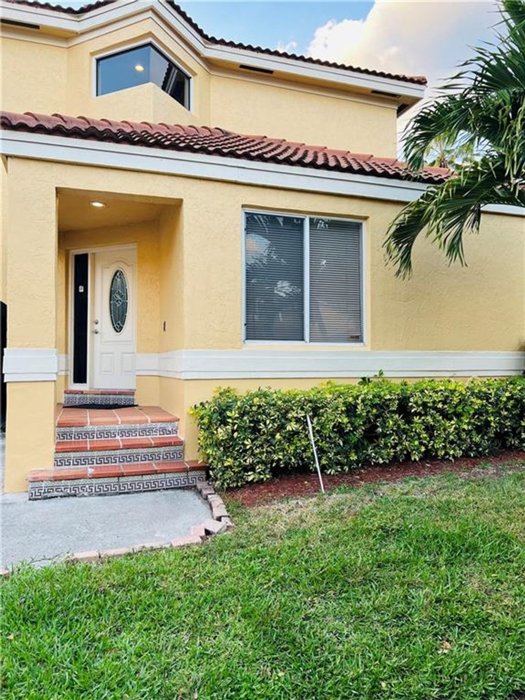 Photo of 11201 Lakeview Dr Dr #48, Coral Springs, FL 33071 (MLS # F10327009)