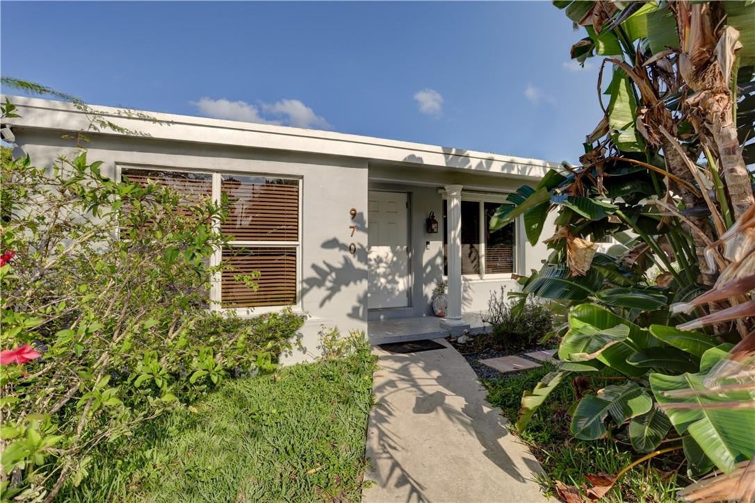 970 SW 3rd Avenue