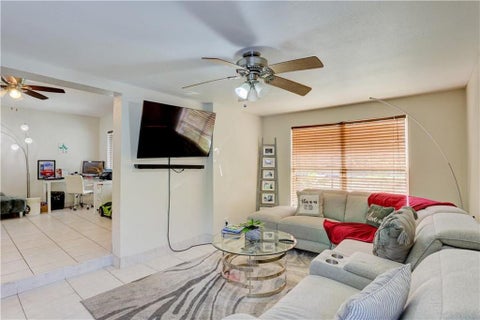 Tiny photo for 970 SW 3rd Avenue, Pompano Beach, FL 33060 (MLS # B26051480)