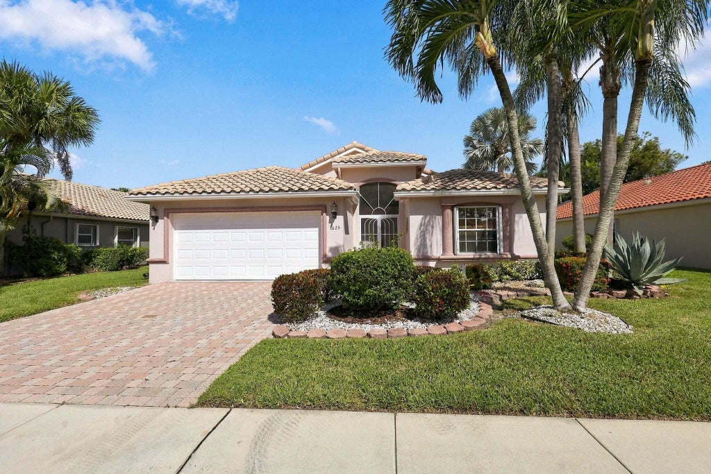Photo of 7625 CAPRIO Drive, Boynton Beach, FL 33472 (MLS # B26091001)