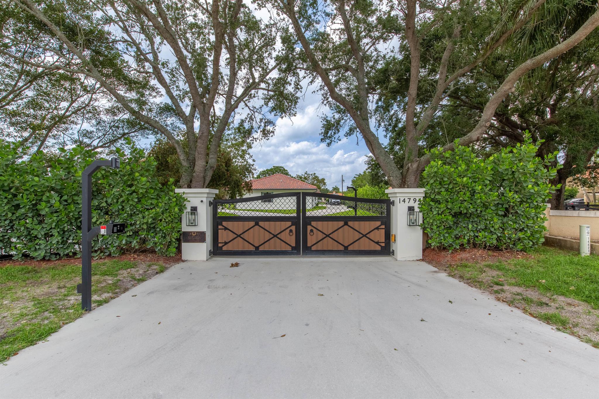 14794 Rolling Rock Place, Wellington, FL, 33414/$242,500 2 14794 Rolling Rock Place