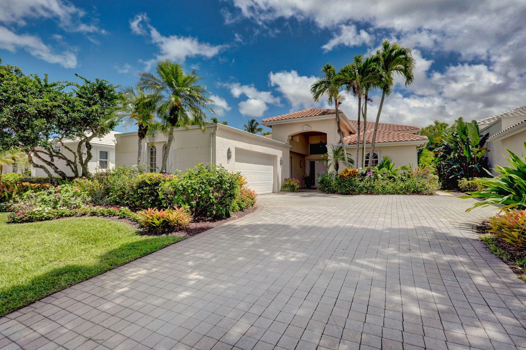 Photo of 1110 Crystal Drive, Palm Beach Gardens, FL 33418 (MLS # R10792107)
