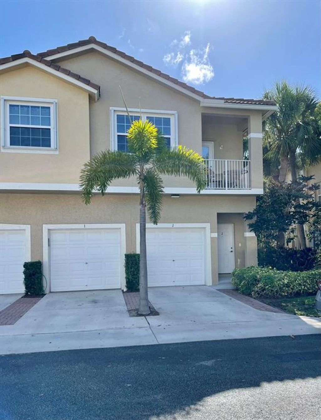 Photo of 114 Lighthouse Circle #I, Tequesta, FL 33469 (MLS # R10802513)