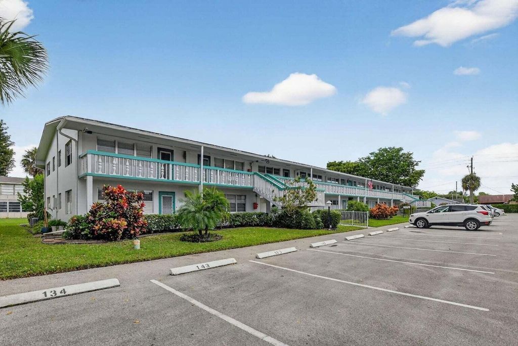 Photo of 140 Ventnor #I, Deerfield Beach, FL 33442 (MLS # B26016597)