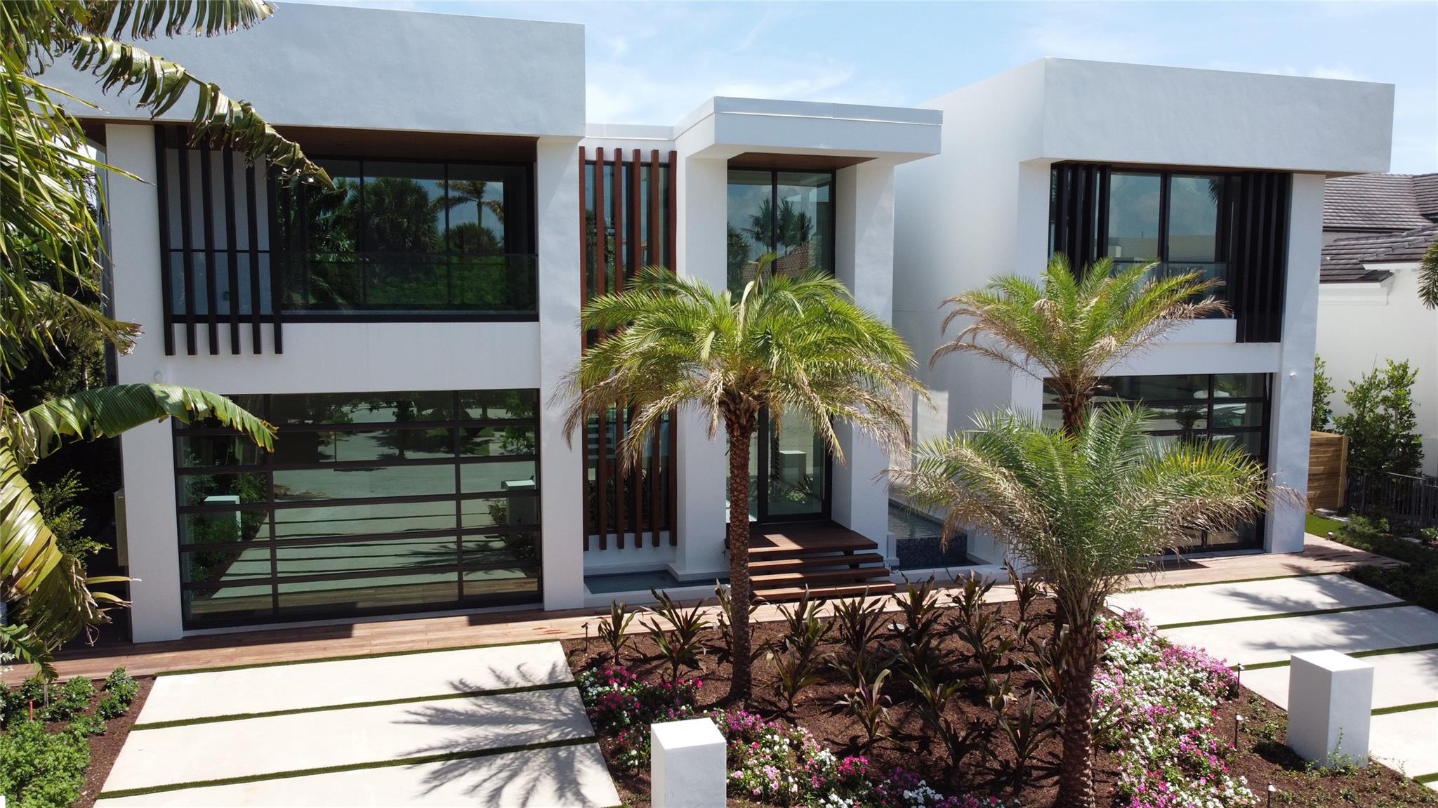 681 Golden Harbour Drive