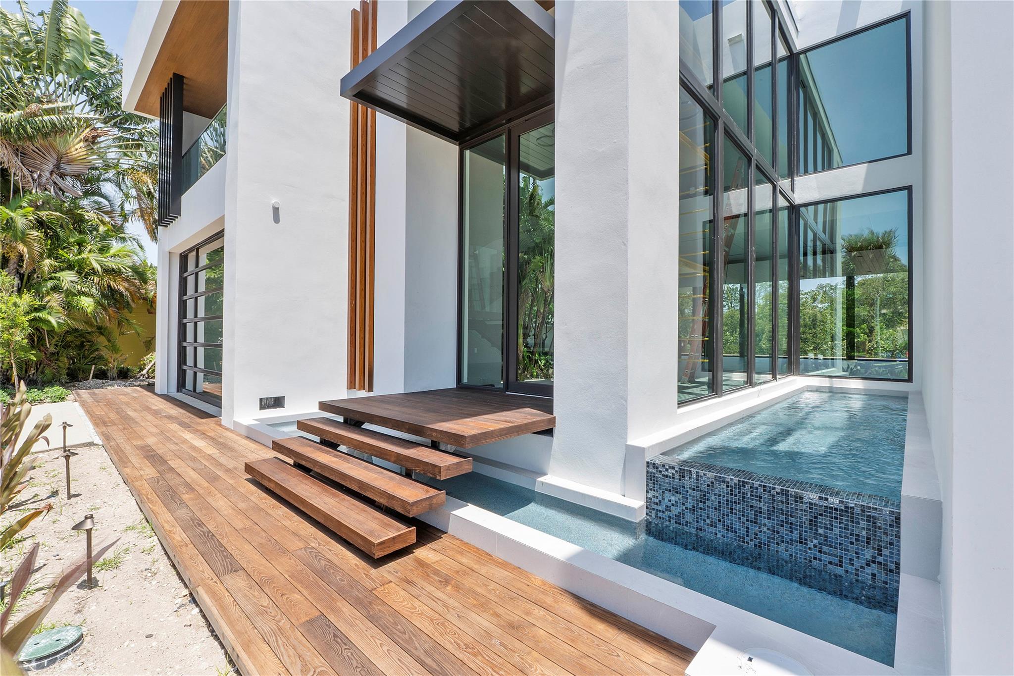 681 Golden Harbour Drive