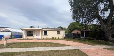 Tiny photo for 541 N 68th Way, Hollywood, FL 33024 (MLS # B26031695)