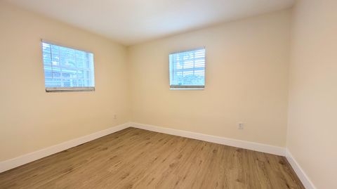 Tiny photo for 541 N 68th Way, Hollywood, FL 33024 (MLS # B26031695)