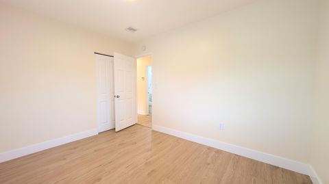 Tiny photo for 541 N 68th Way, Hollywood, FL 33024 (MLS # B26031695)