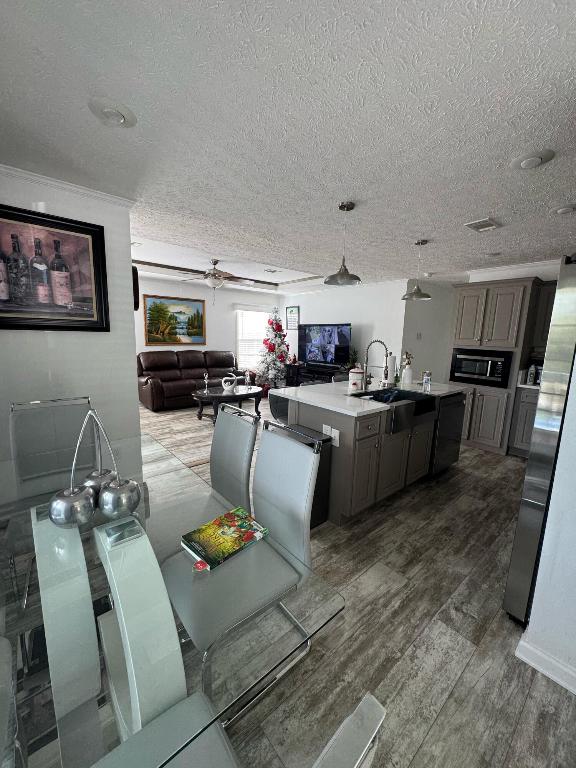 Lake Worth Village. - Residential