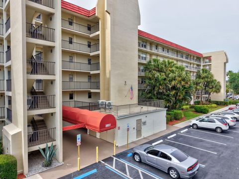 Tiny photo for 3951 Via Poinciana #415, Lake Worth, FL 33467 (MLS # R11156072)