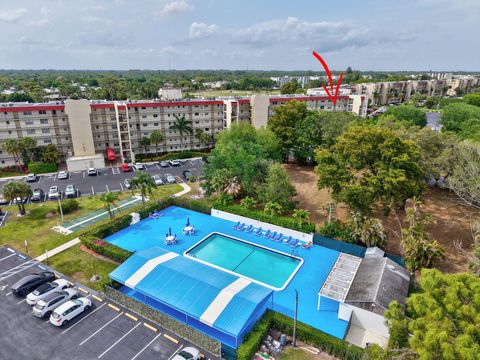 Tiny photo for 3951 Via Poinciana #415, Lake Worth, FL 33467 (MLS # R11156072)