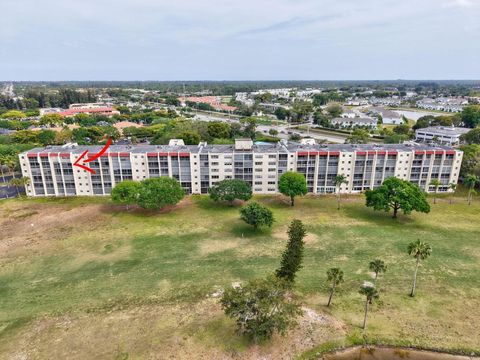 Tiny photo for 3951 Via Poinciana #415, Lake Worth, FL 33467 (MLS # R11156072)