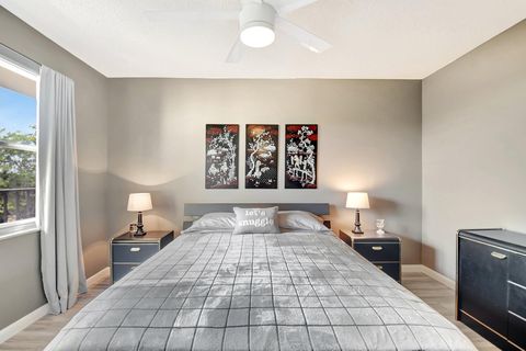 Tiny photo for 3951 Via Poinciana #415, Lake Worth, FL 33467 (MLS # R11156072)