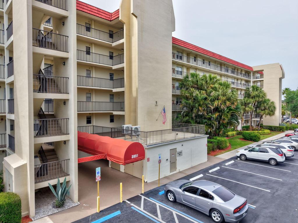 POINCIANA PLACE CONDO 1,2,8 AND 9 - Residential