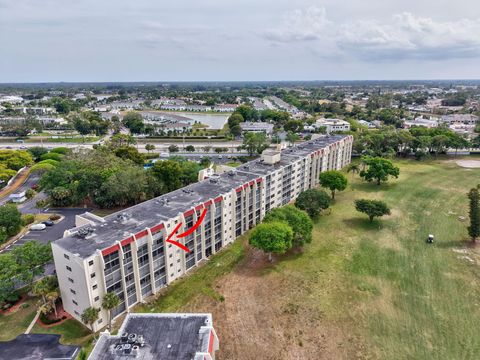 Tiny photo for 3951 Via Poinciana #415, Lake Worth, FL 33467 (MLS # R11156072)