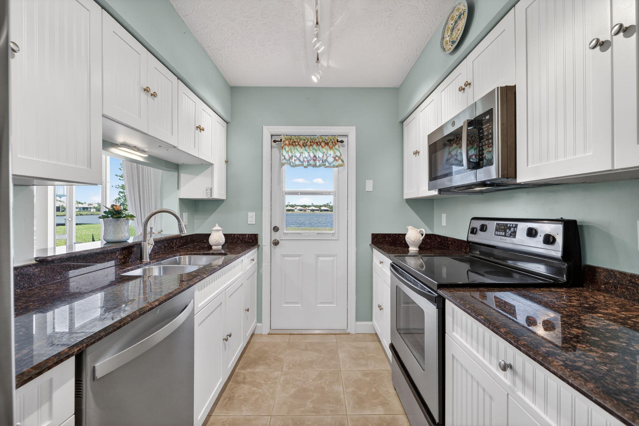 THE SANDS - Residential