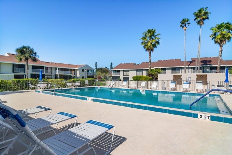 3210 S Lakeview Circle 3-102