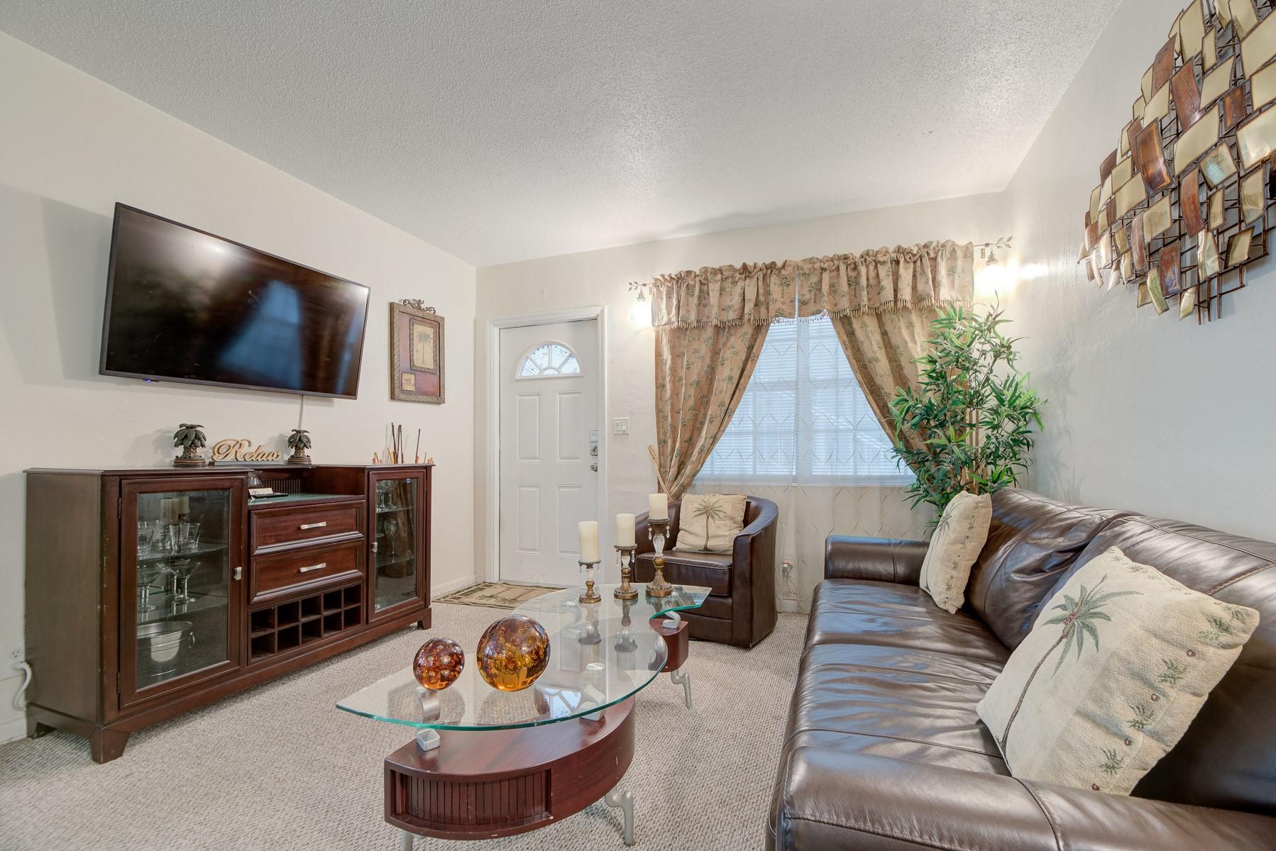 2404 NE 33rd Ave 6