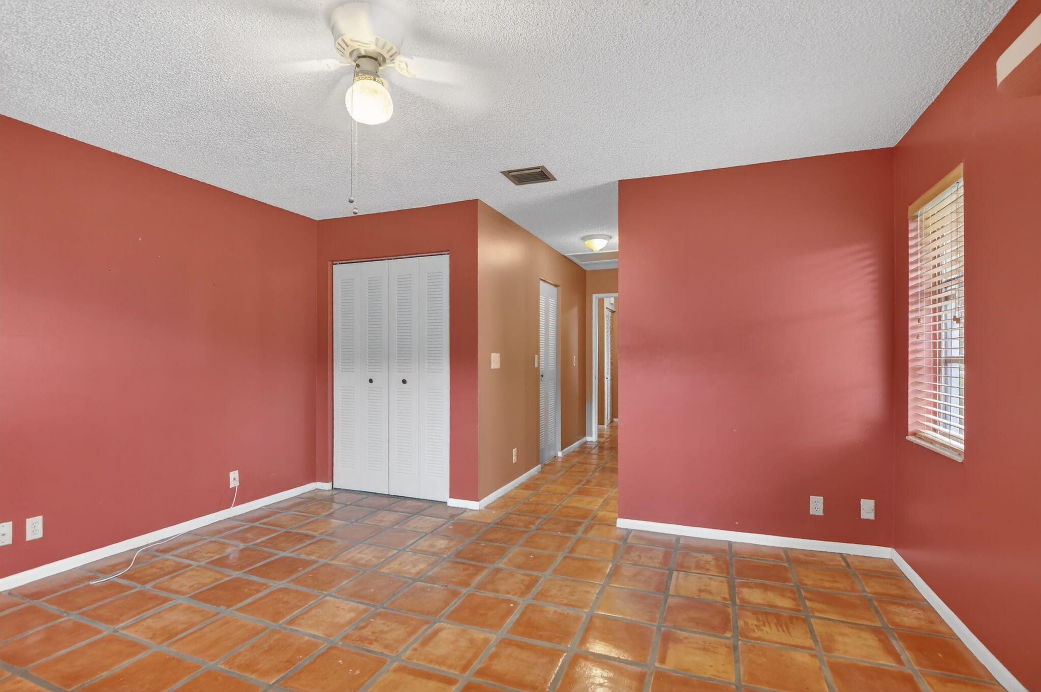 WHISPER WALK PARKLANE - Residential