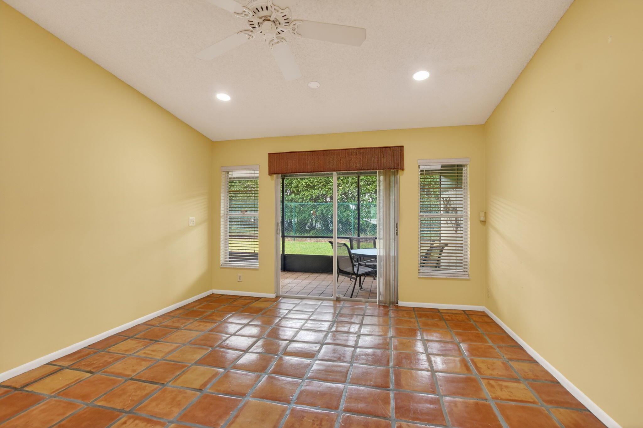 WHISPER WALK PARKLANE - Residential