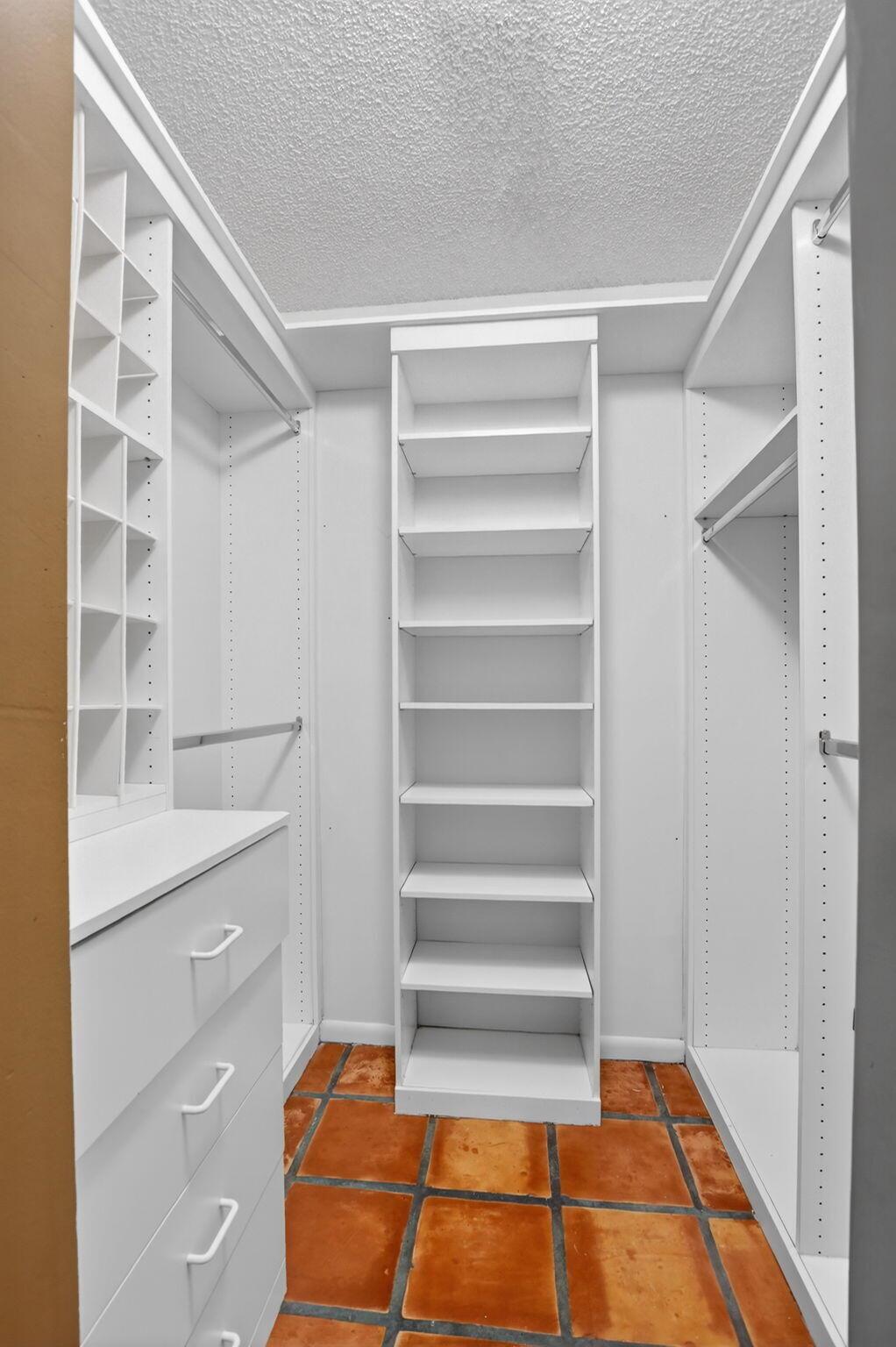 WHISPER WALK PARKLANE - Residential