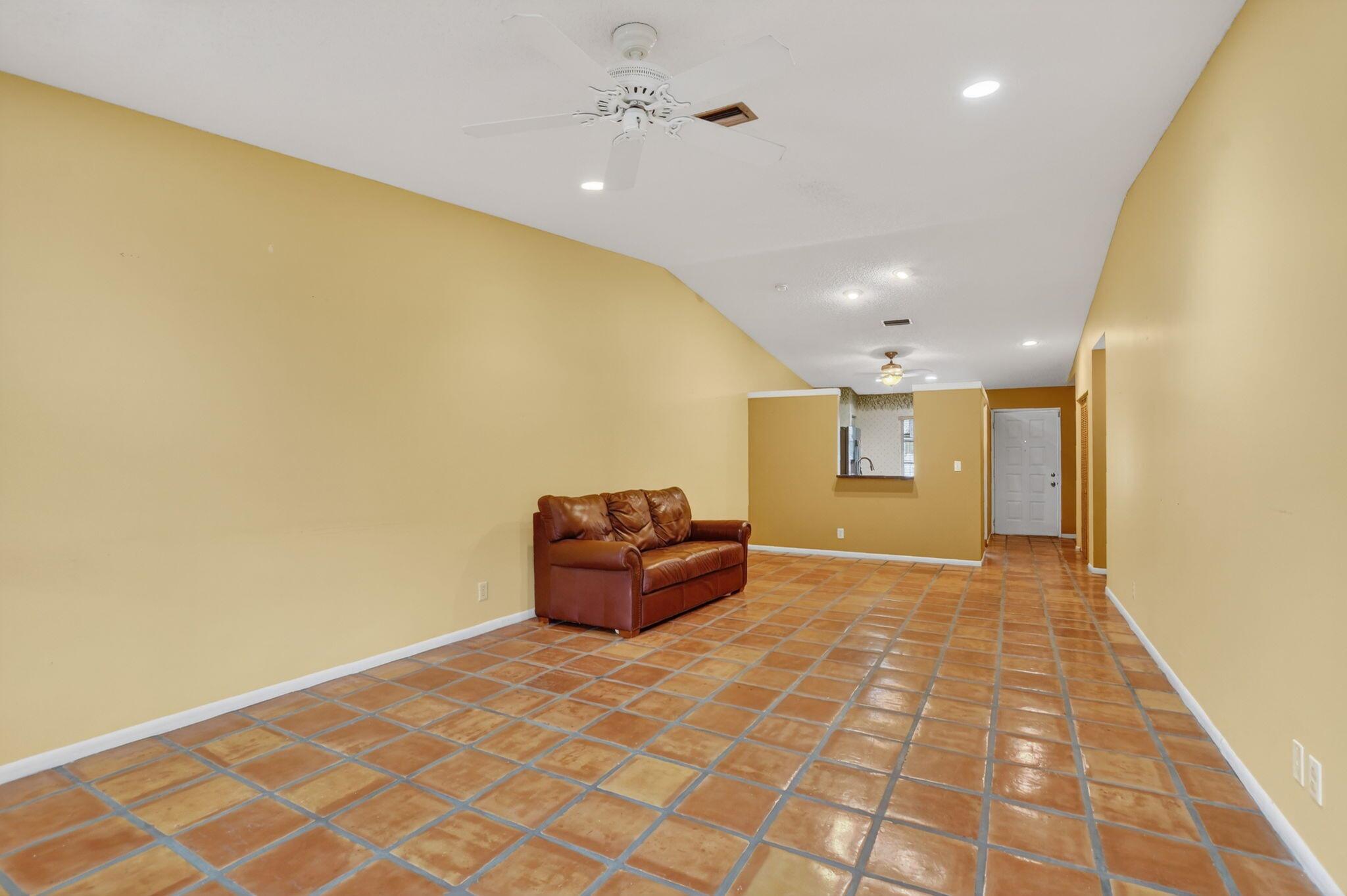 WHISPER WALK PARKLANE - Residential