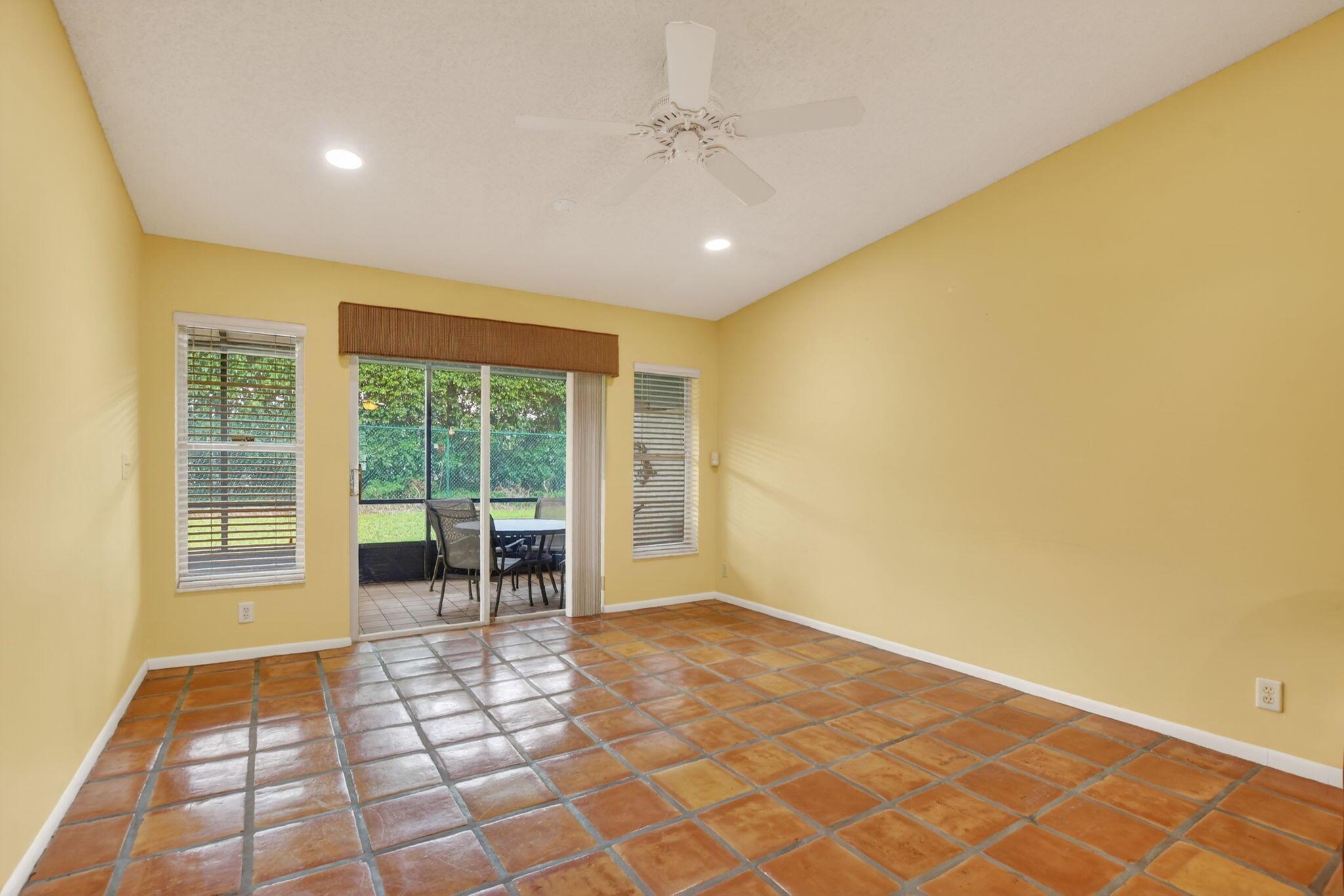 WHISPER WALK PARKLANE - Residential