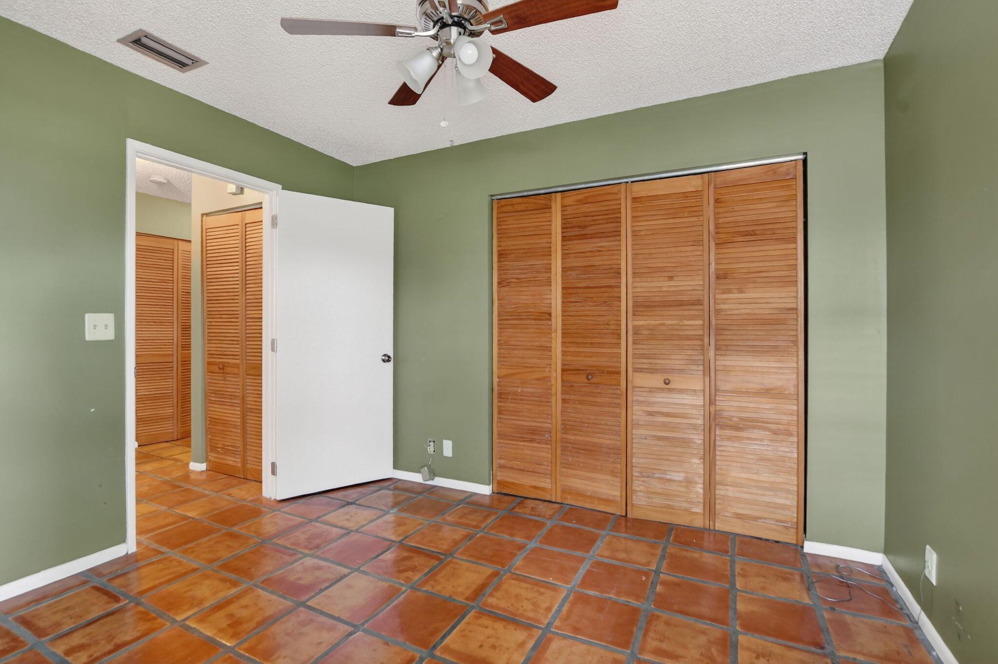 WHISPER WALK PARKLANE - Residential