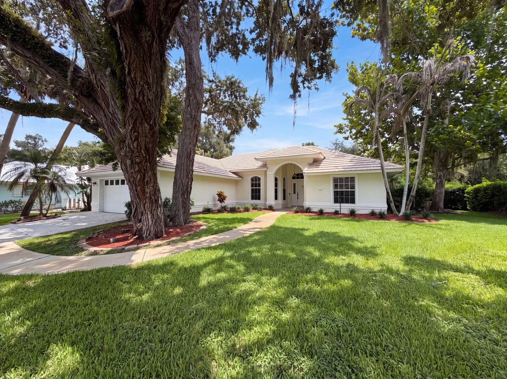 Photo of 400 46th CT, Vero Beach, FL 32968 (MLS # B26066104)