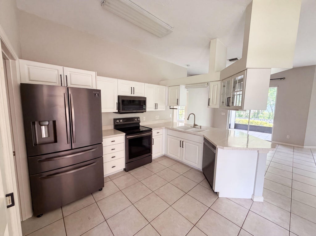 Photo of 400 46th CT, Vero Beach, FL 32968 (MLS # B26066104)