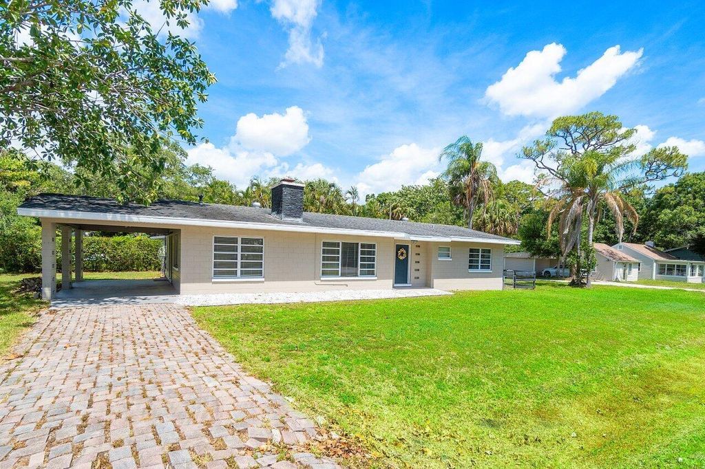 Photo of 5311 Oleander Avenue, Fort Pierce, FL 34982 (MLS # R10993672)