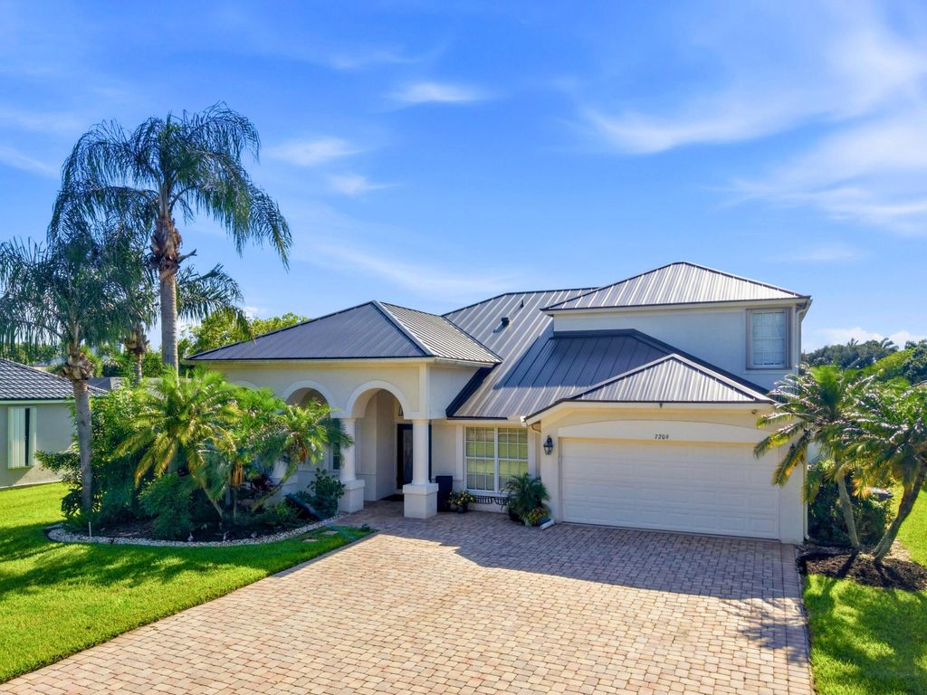Photo of 7209 Serrano Terrace, Delray Beach, FL 33446 (MLS # B26047608)