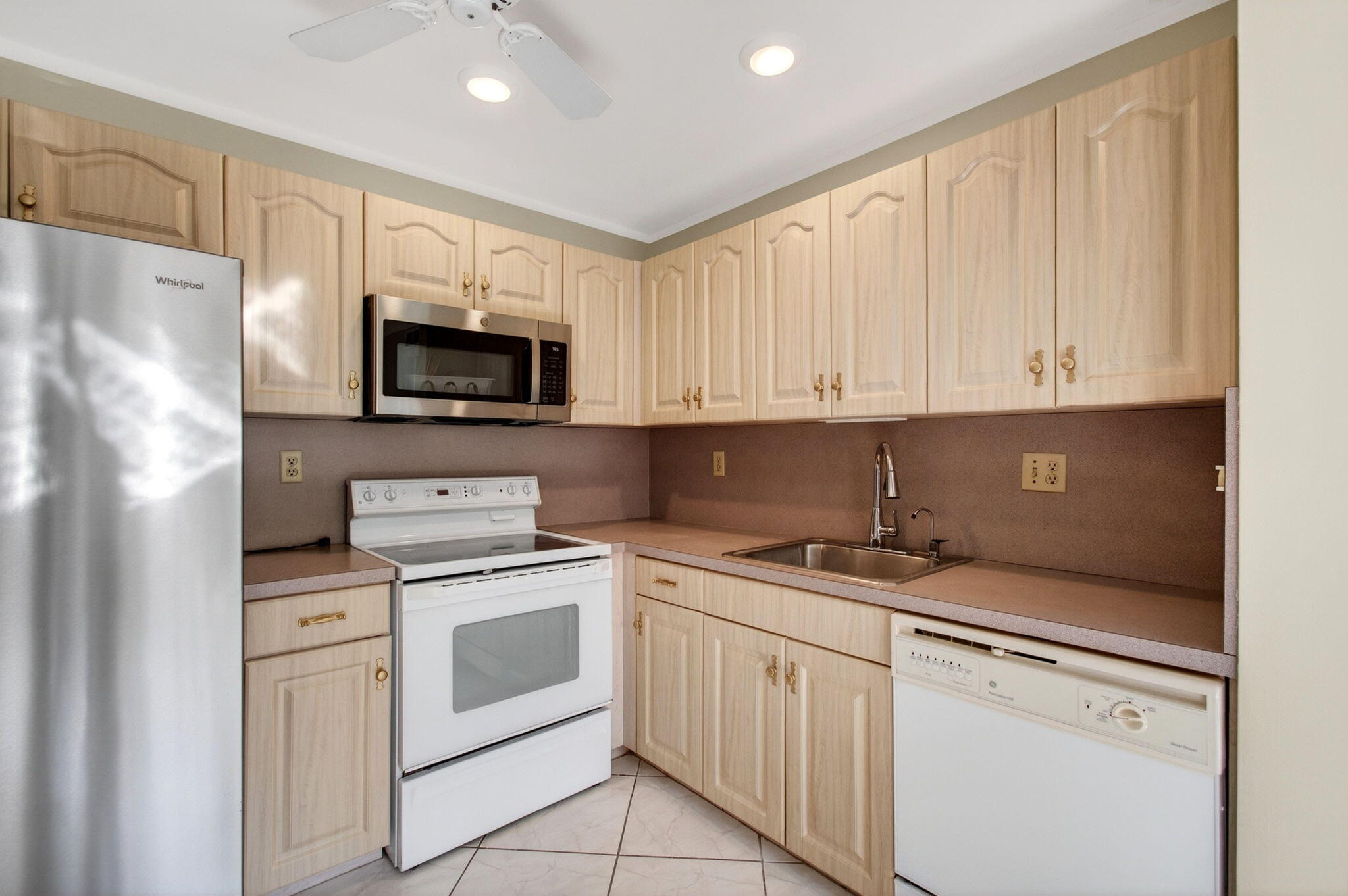 KINGS POINT - Residential